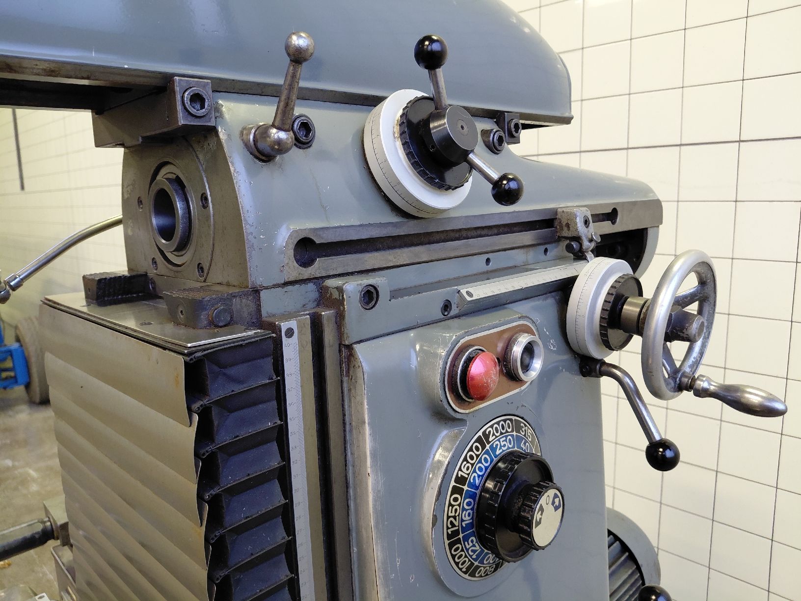 Tutte le macchine: Deckel FP2 Fräsmaschine – Usato da Schüpfen venduto da Marathon013 4