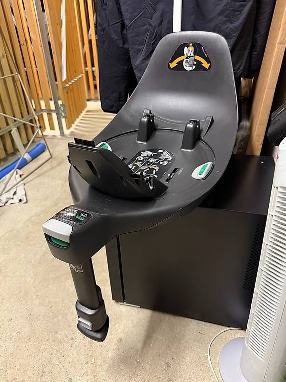 Cybex Sièges auto: cybex Isofix base de siège auto – D'occasion à St-Sulpice VD par rit_h8vk
