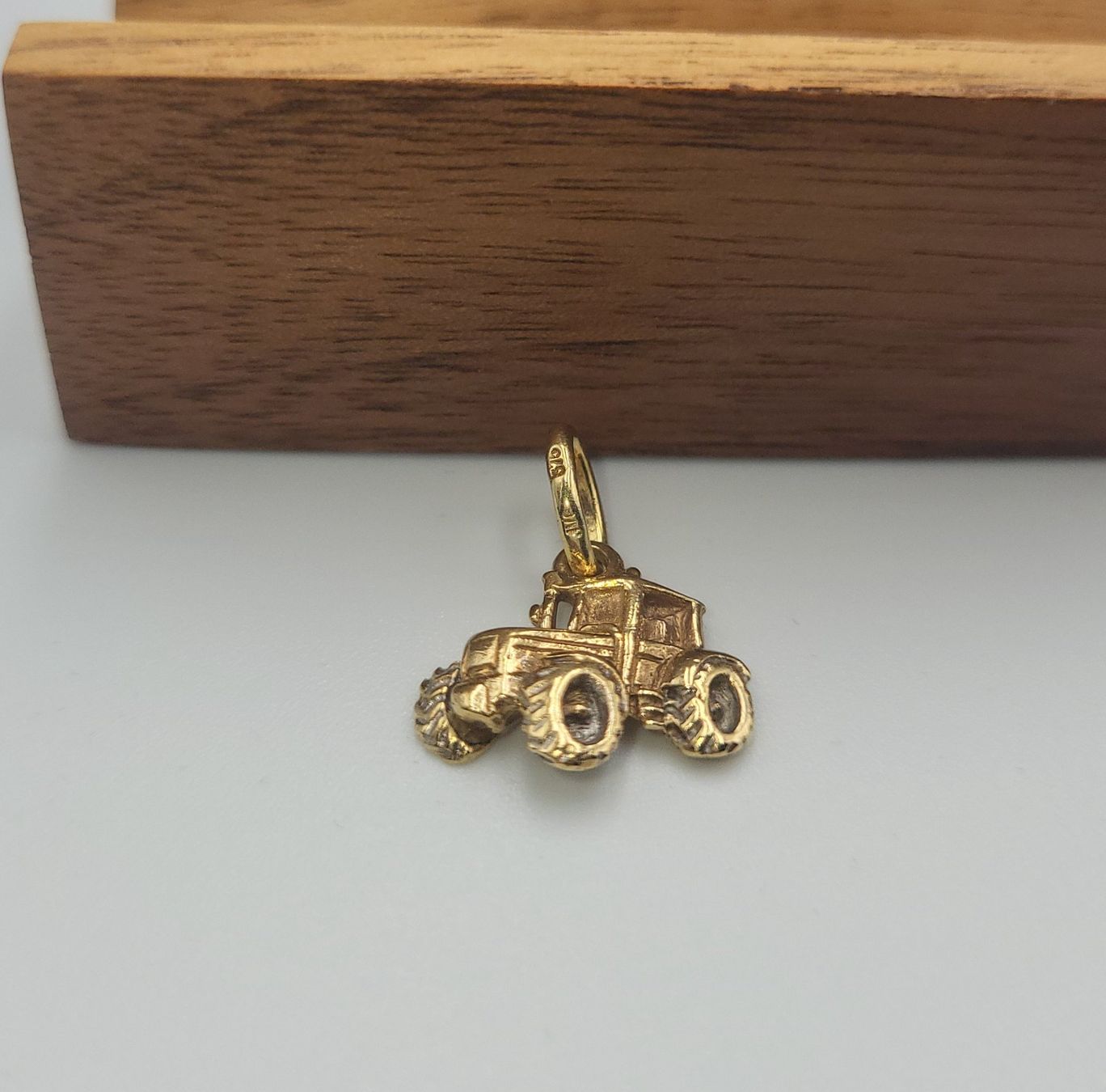 Ciondoli: Gold 375 Traktor Anhänger – Usato da Wald ZH venduto da Dasilver 4