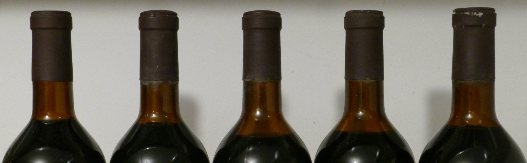 Vino: 5 Fl. Sangiovese di Romagna 1985 – Giulio Cesare – Nuovo (secondo la descrizione) da Hochdorf venduto da Sukram58 2