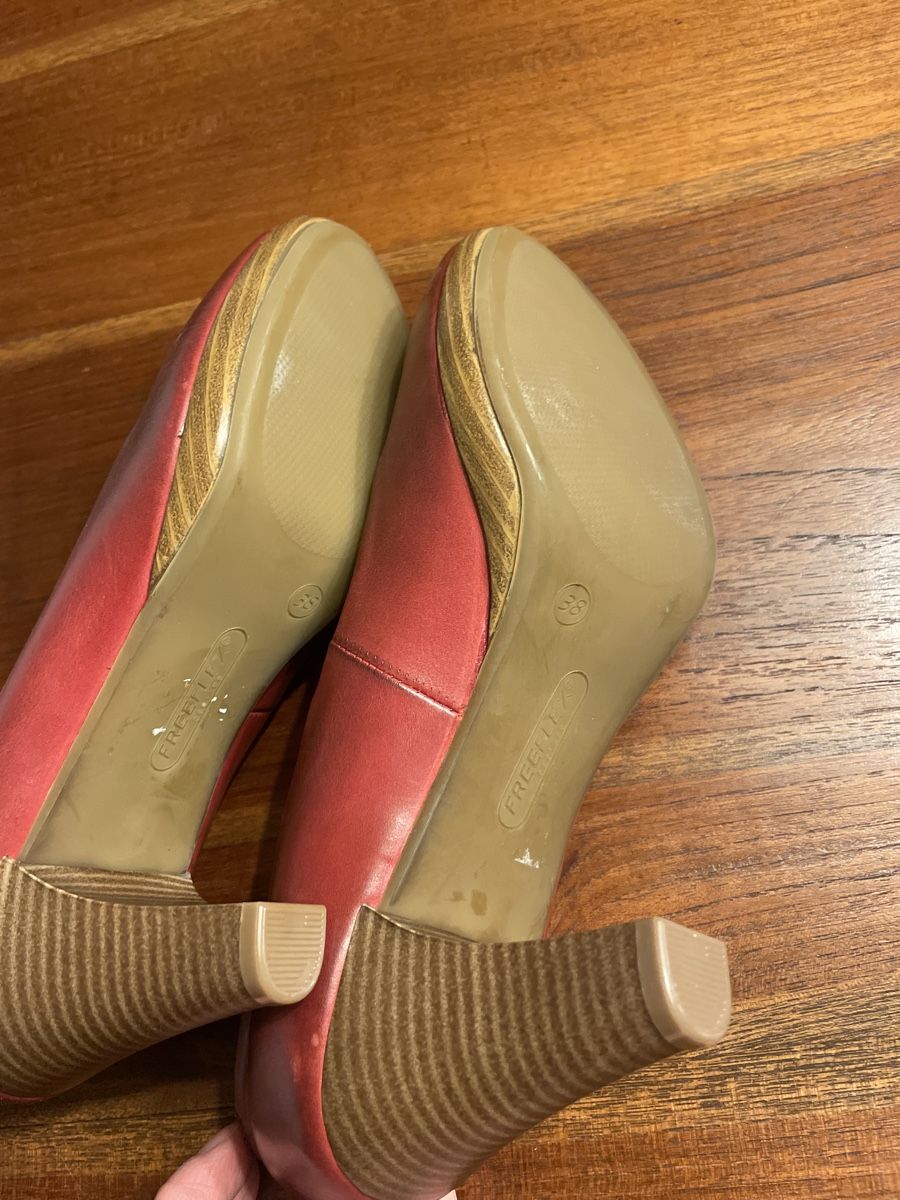 Scarpe da donna: Rote Lederpumps 5th Avenue Gr. 38 – Usato da Engelburg venduto da Identity 4