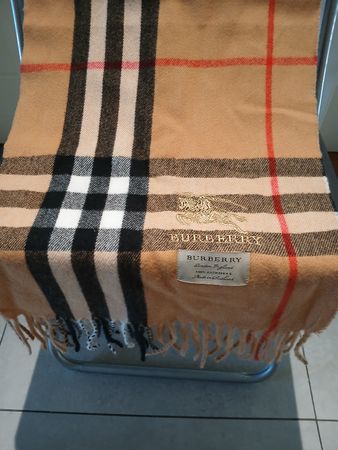 Écharpe Burberry classique,doux pour la saison