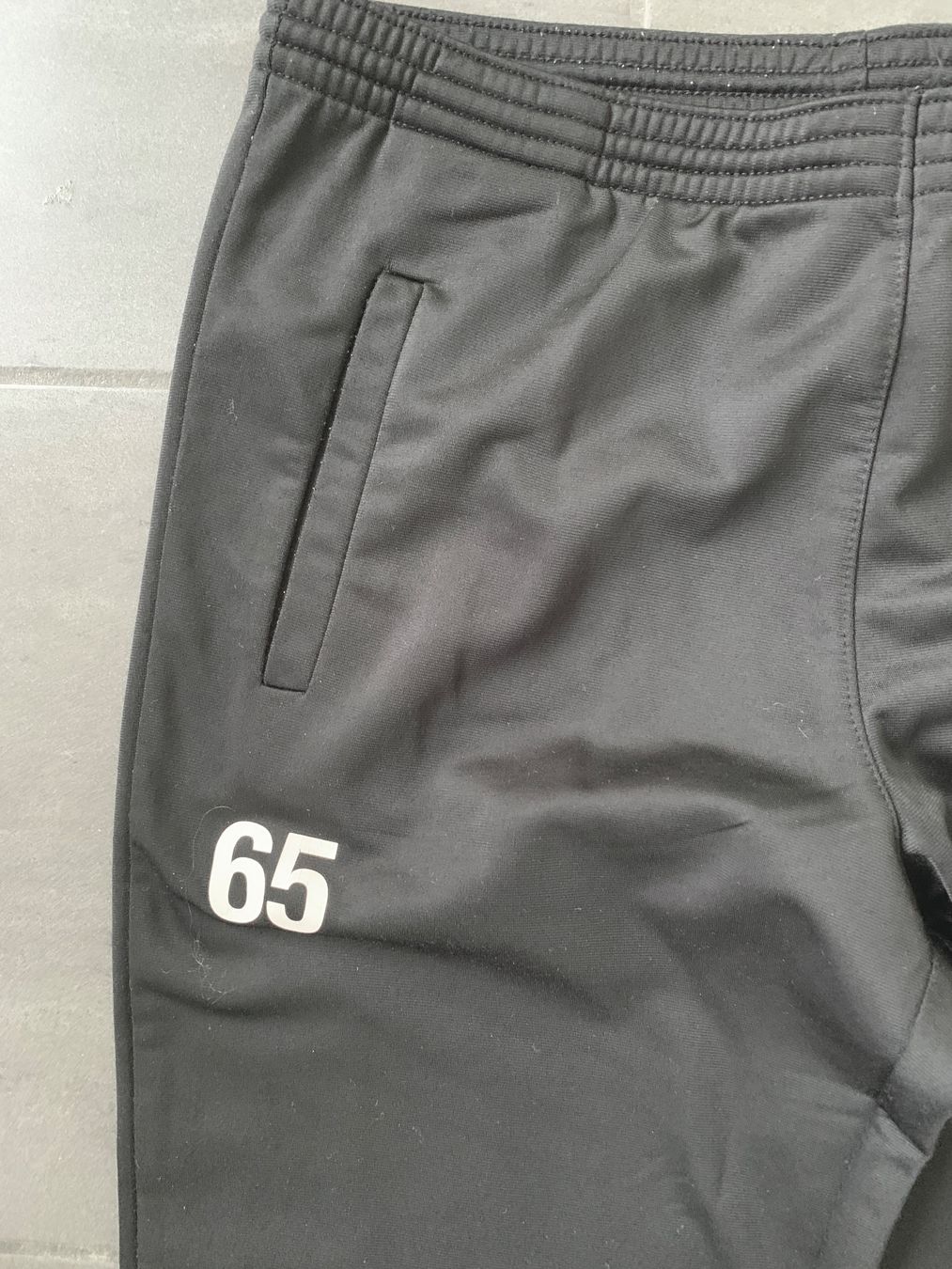Pantaloni: schwarze Trainingshose 40/ M  unisex – Nuovo (secondo la descrizione) da Auenstein venduto da mar_8mxd 4