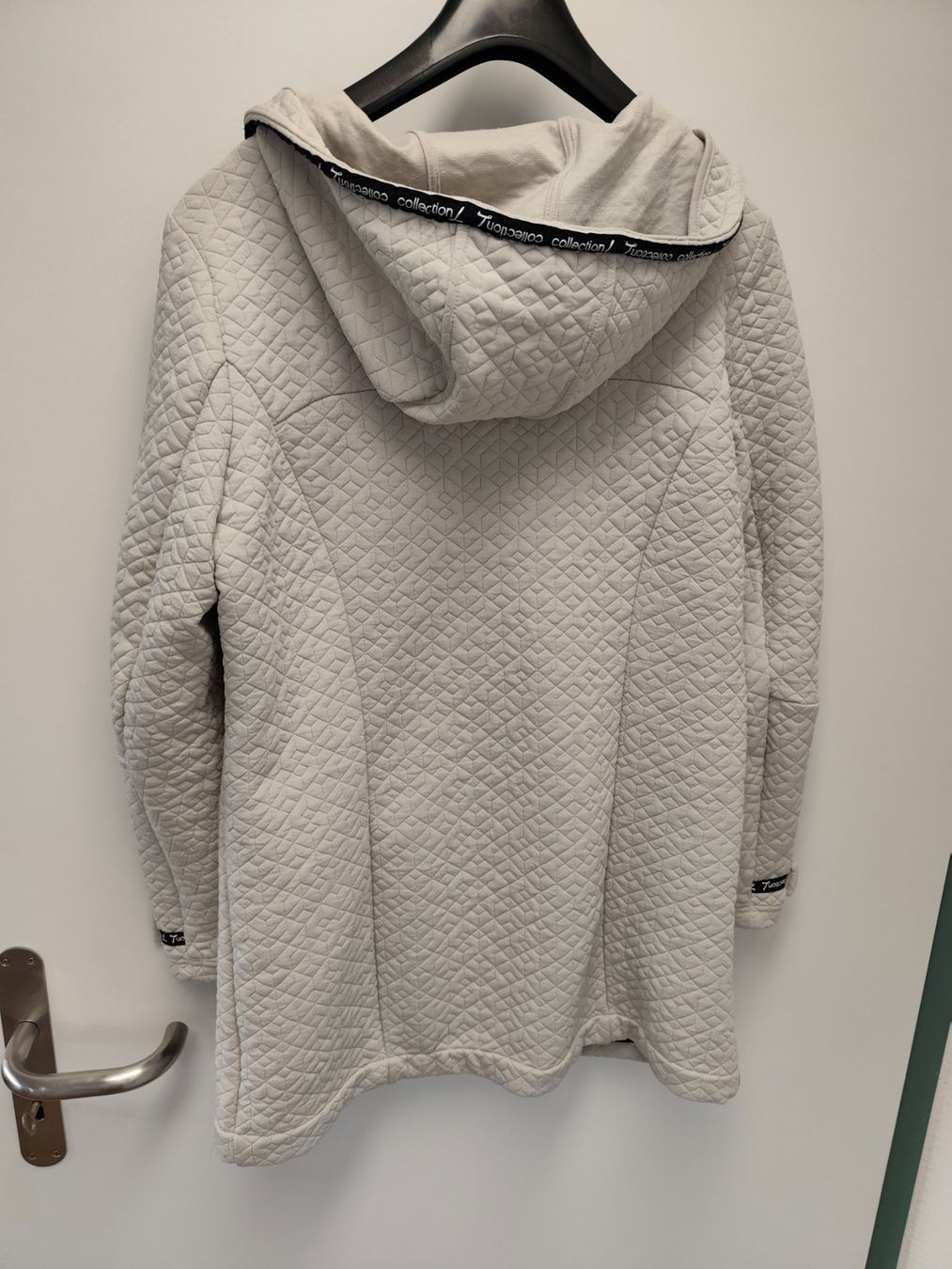 Giacche: Collection L Stepp Jacke mit Kapuze, Grösse 38 – Nuovo (secondo la descrizione) da Eschenbach LU venduto da Orchi 1