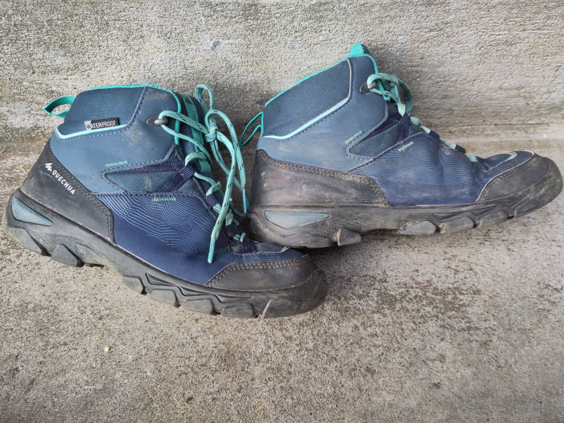 Scarpe per ragazze: Wanderschuhe Gr. 35 Quechua – Usato da Uettligen venduto da Donroli 1