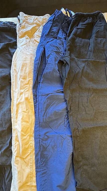 Lotti di vestiti: Damen Kleiderpaket Hose Grösse S – Usato da Dardin venduto da l.a.d.i.n.a 3