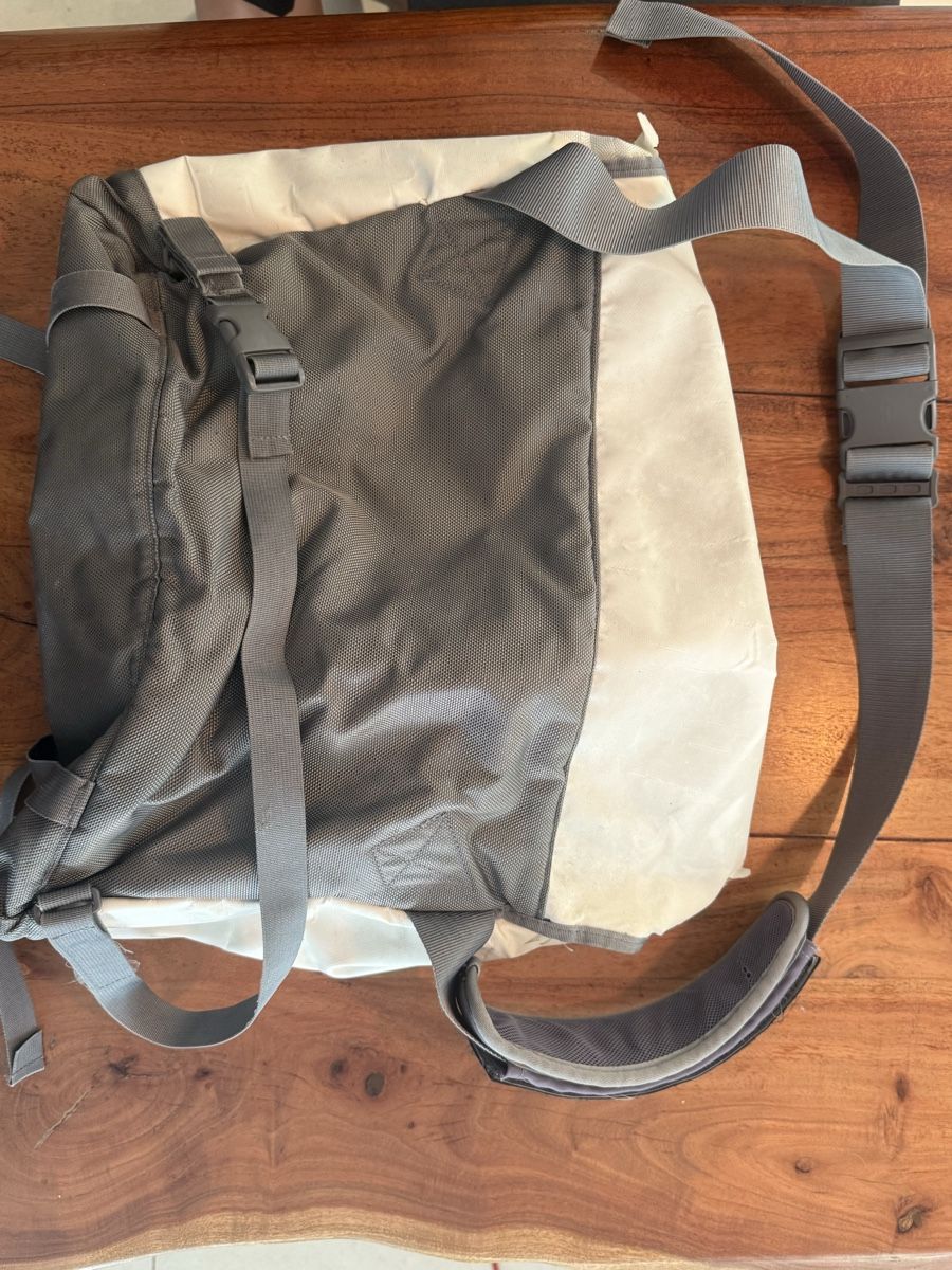 North Face Borse: The North Face Massanger Bag gebrauch – Usato da Muri AG venduto da Ludrigen 2