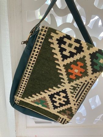 handtasche aus argentinien in petrol/grün/gemustert