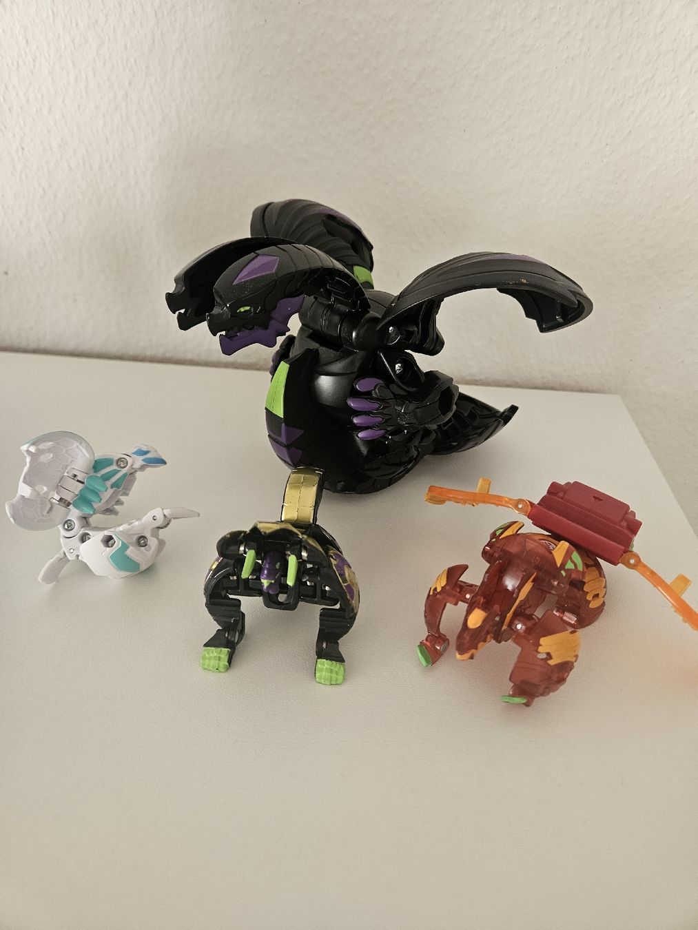 Giocattoli: Bakugan Figuren Set 4-teilig  – Nuovo (secondo la descrizione) da Winterthur venduto da melac