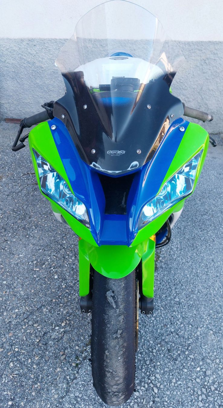 Kawasaki Strada: Kawasaki ZX10-R circuit – Usato da Chandolin prés Savièse venduto da superden 2