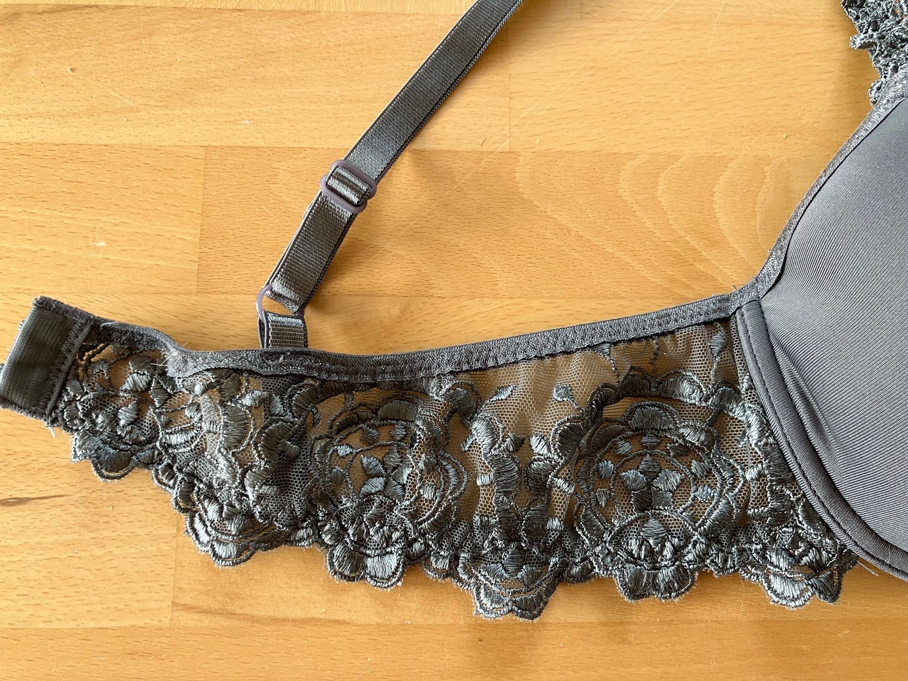 Autres dessous: Schöner BH, 80B, neuwertig – Neuf (Voir description) à Olten par Dickbrave 2