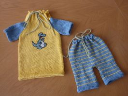 Puppentunika mit kurzer Hose ca. 50-55cm gelb/hellblau