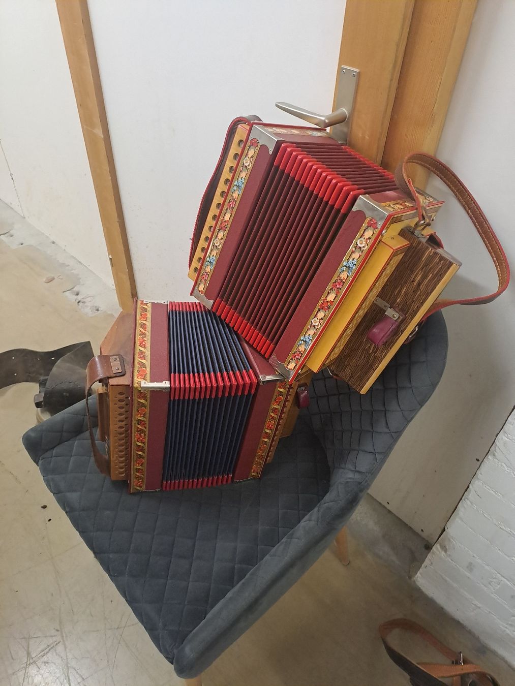 Instruments de musique: 2 schwyzerorgeli – D'occasion à Villeneuve par BibiVintage 9