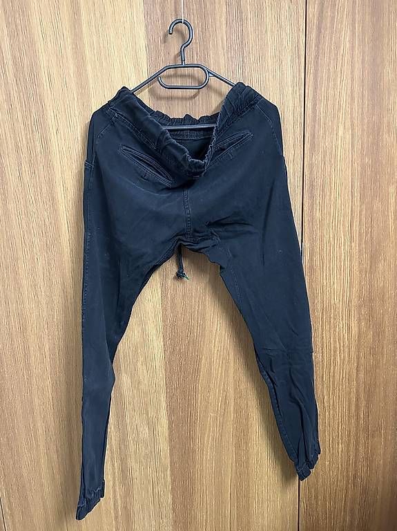 Pantaloni: schwarze Trainerhose – Usato da Gais venduto da T_iziana 1