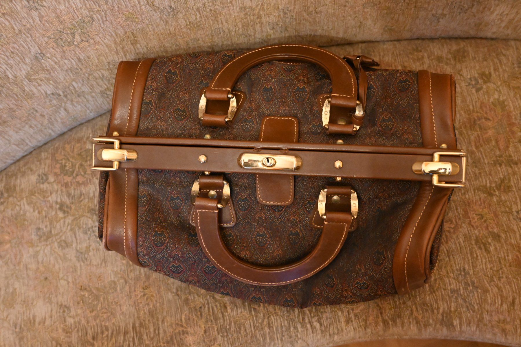 Borse: Handtasche Stil Arzttasche – Usato da Dietikon venduto da Bhelbling 1