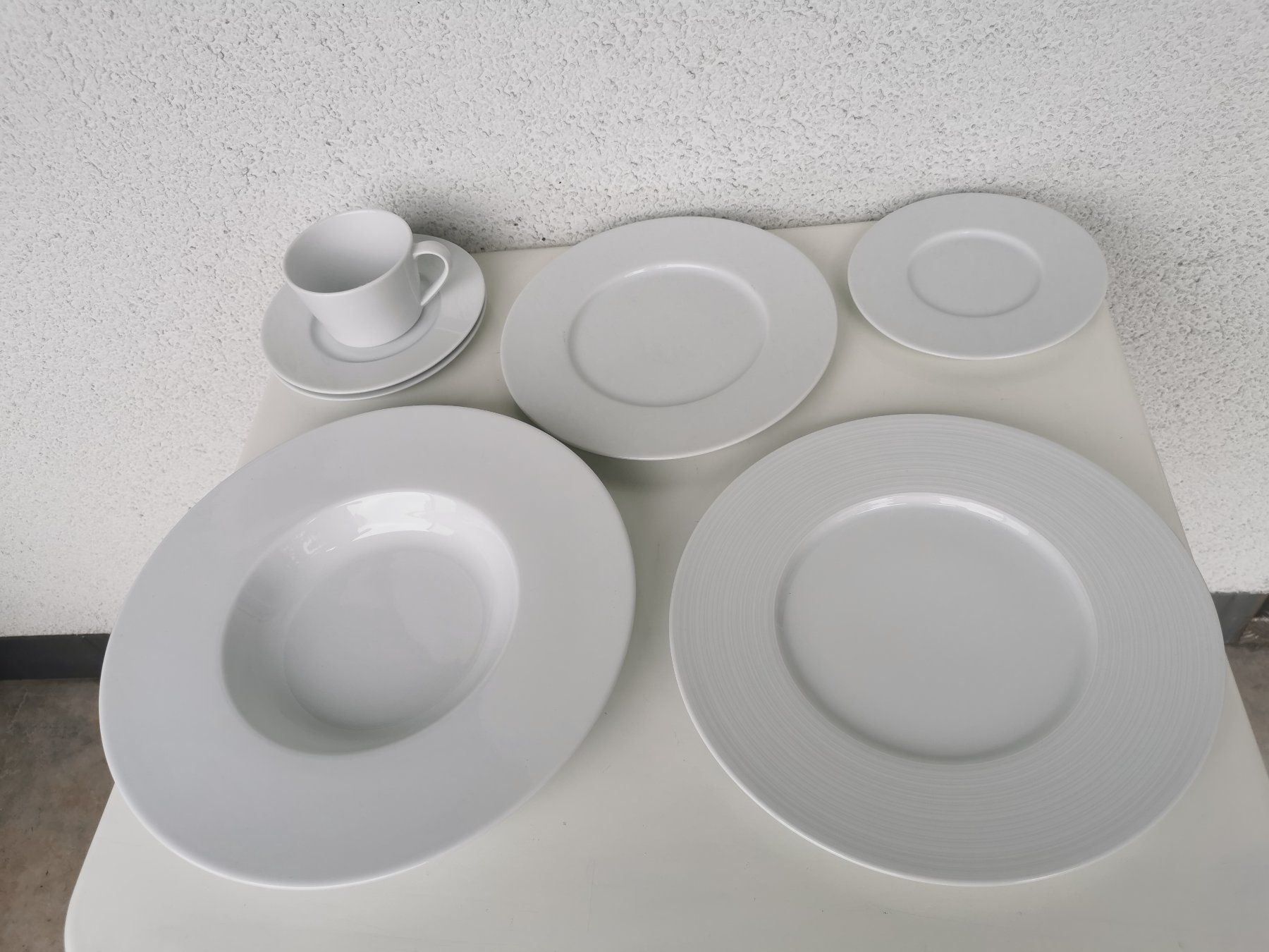 Set di piatti: Wunderschönes 31-tlg. Geschirr-Set – Nuovo (secondo la descrizione) da Dietikon venduto da Branquinha1981 5