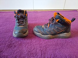 Skechers Kinder Wanderschuhe / Schuhe / Stiefel in Gr. 31