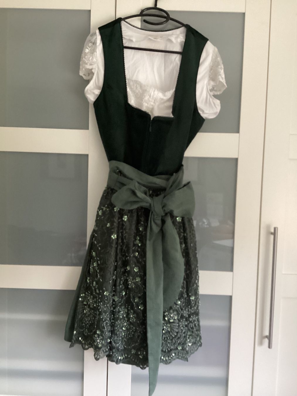 Krüger Robes: Trachtenmode Dirndl – D'occasion à Niederglatt ZH par SylvieVol