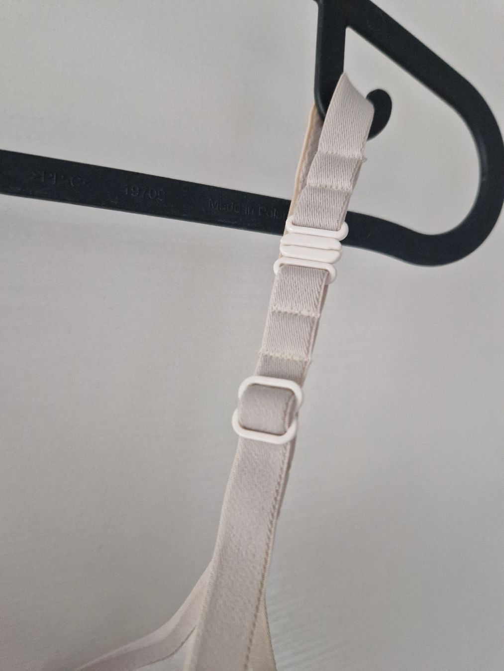 Sloggi Altra biancheria intima: Weisser Sloggi Wow Breeze BH -Grösse 75D – Usato da Niedergösgen venduto da _.vanii._ 2