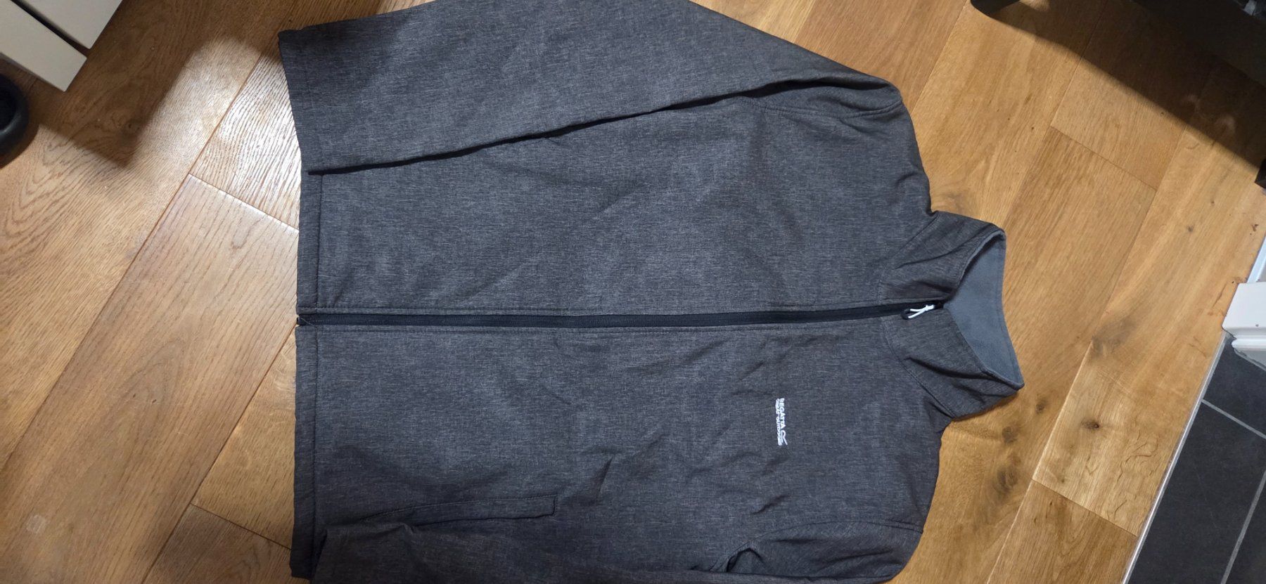 Giacche: W: REGATTA Herren Softshelljacke Grösse XL – Usato da Bremgarten b. Bern venduto da Marge7979