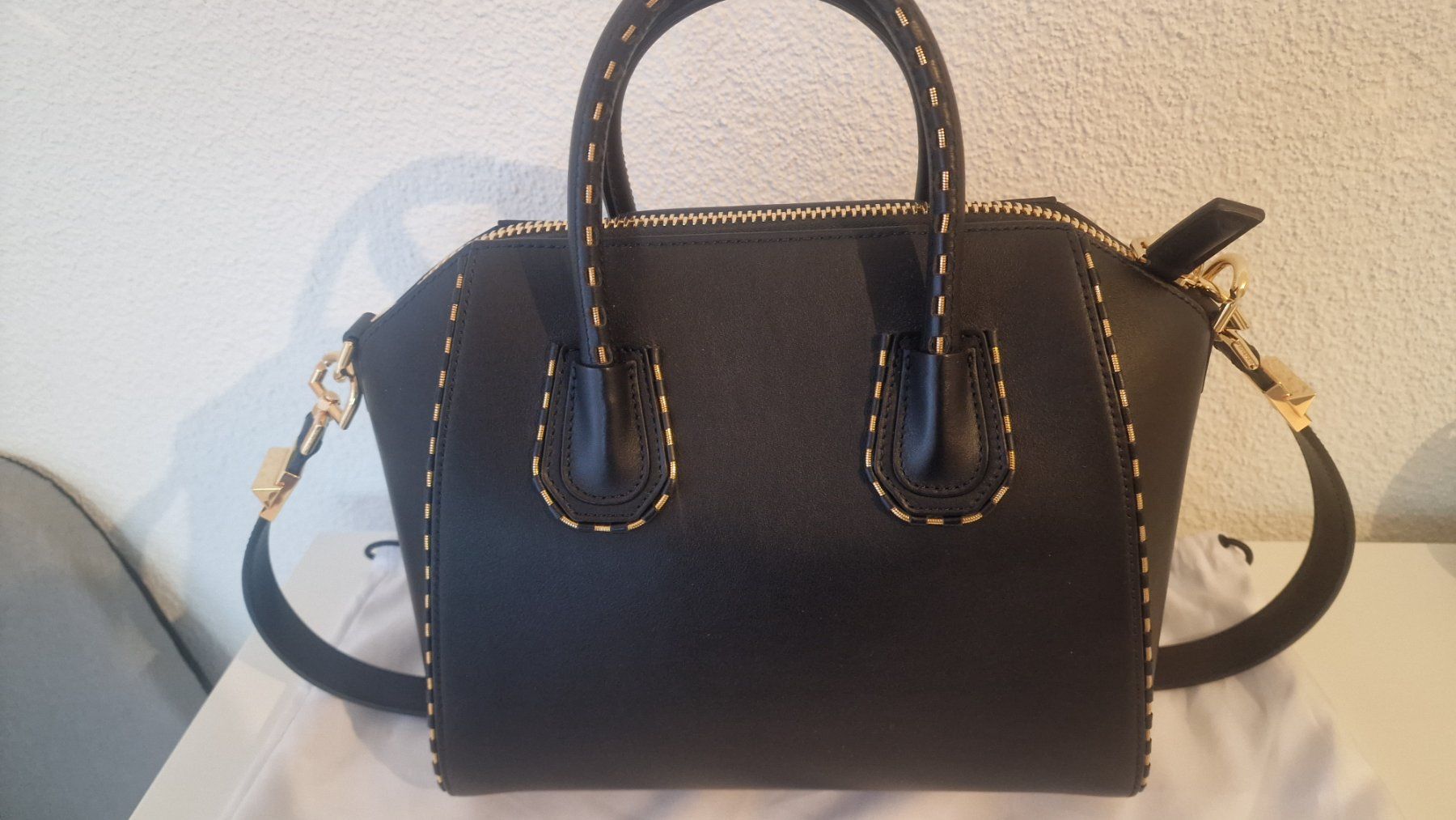 Givenchy Taschen für Damen: Givenchy Small Antigona - Limited Edition – Neu (gemäss Beschreibung) aus Dottikon von Anne.N 2