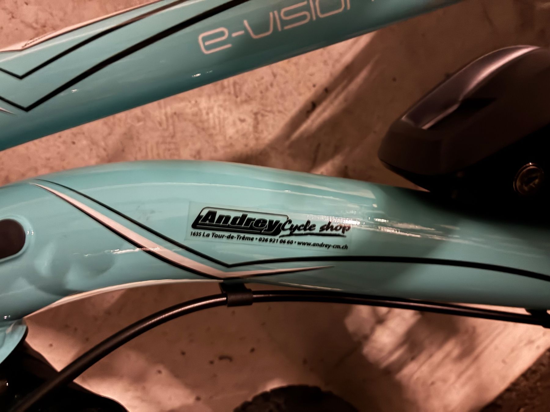 Univega Biciclette: Vélo électrique Univega E-Vision 27" Sky – Bosch – Usato da Belfaux venduto da Ac27101997 6