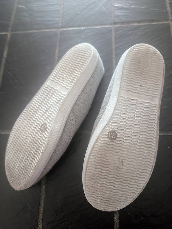 Scarpe per ragazze: Sneakers Grösse 33 – Usato da Effretikon venduto da sar_x7yl 2