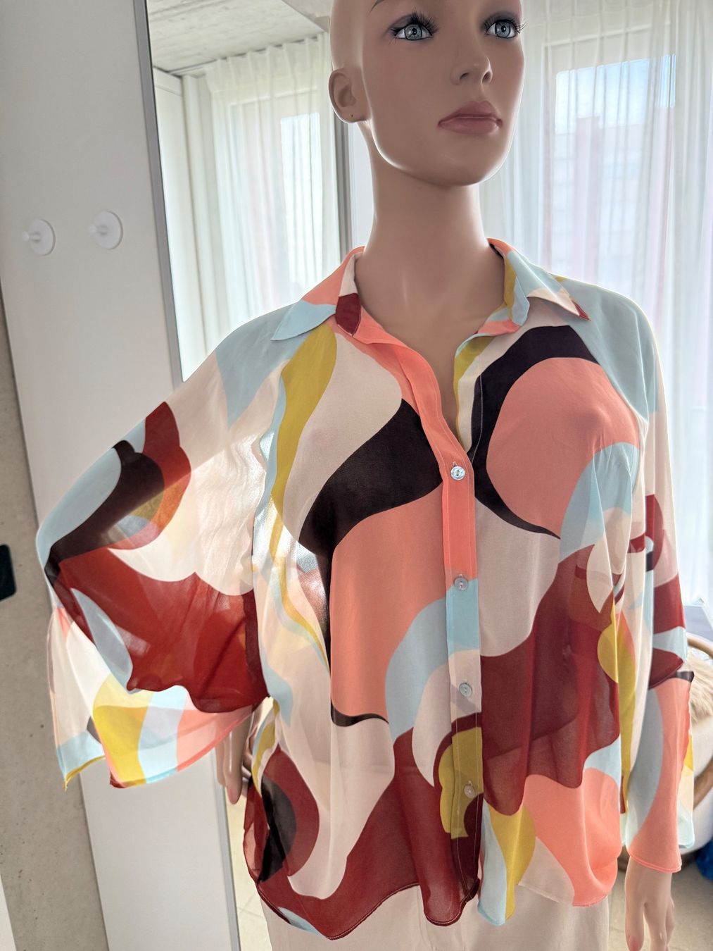 Zara Blusen: Zara halbtransparente Bluse Hemdbluse Gr.M neu – Neu und originalverpackt aus Rotkreuz von beltraum 6