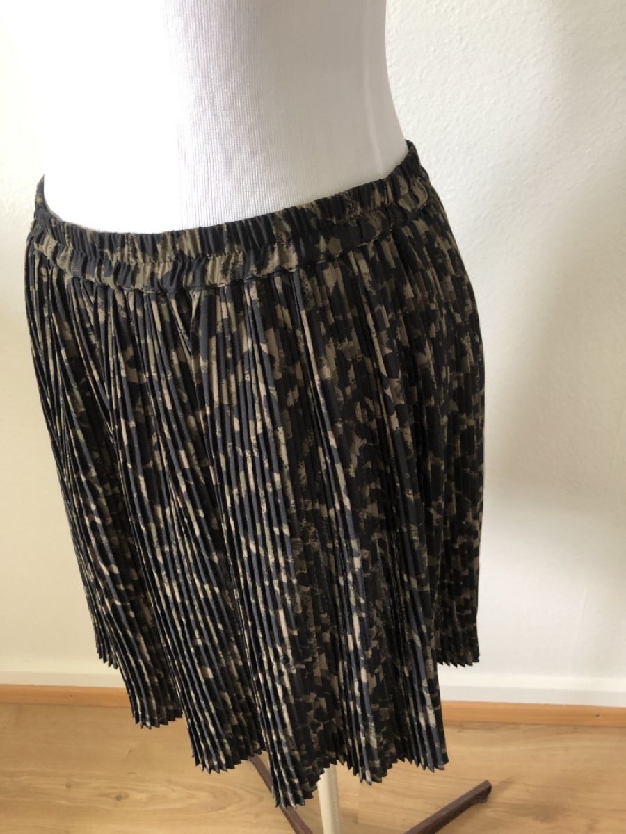 H&M Röcke: Sommer Rock Gr. 40 – Gebraucht aus Schaffhausen von Fixier 1