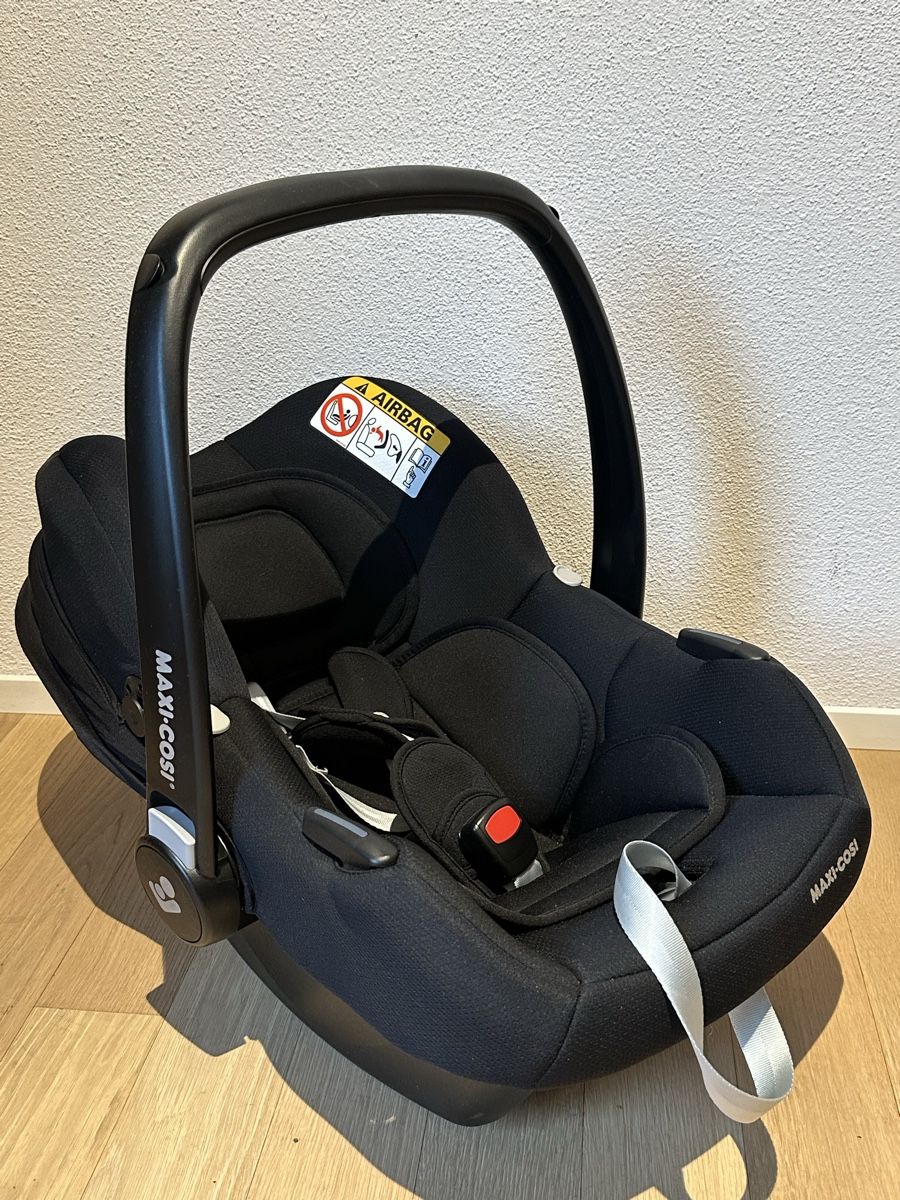 Maxi-Cosi Seggiolini per auto: Maxi-Cosi CabrioFix i-Size + Base – Usato da Freienwil venduto da mokinho 2