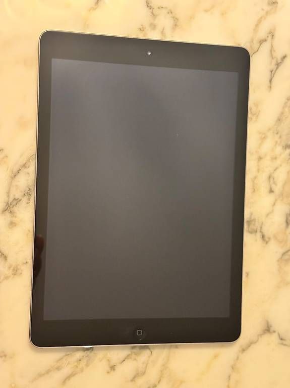 Tablet PC: iPad Air, Spacegrau mit 32 GB – Usato da Dübendorf venduto da giuseppe3101 2