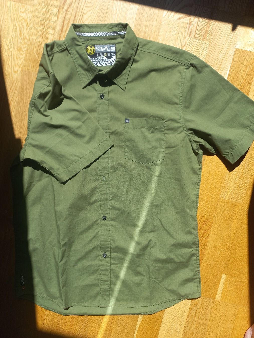 Quiksilver Hemden: Chemise Quiksilver – Gebraucht aus La Tour-de-Peilz von Gilbrtogil