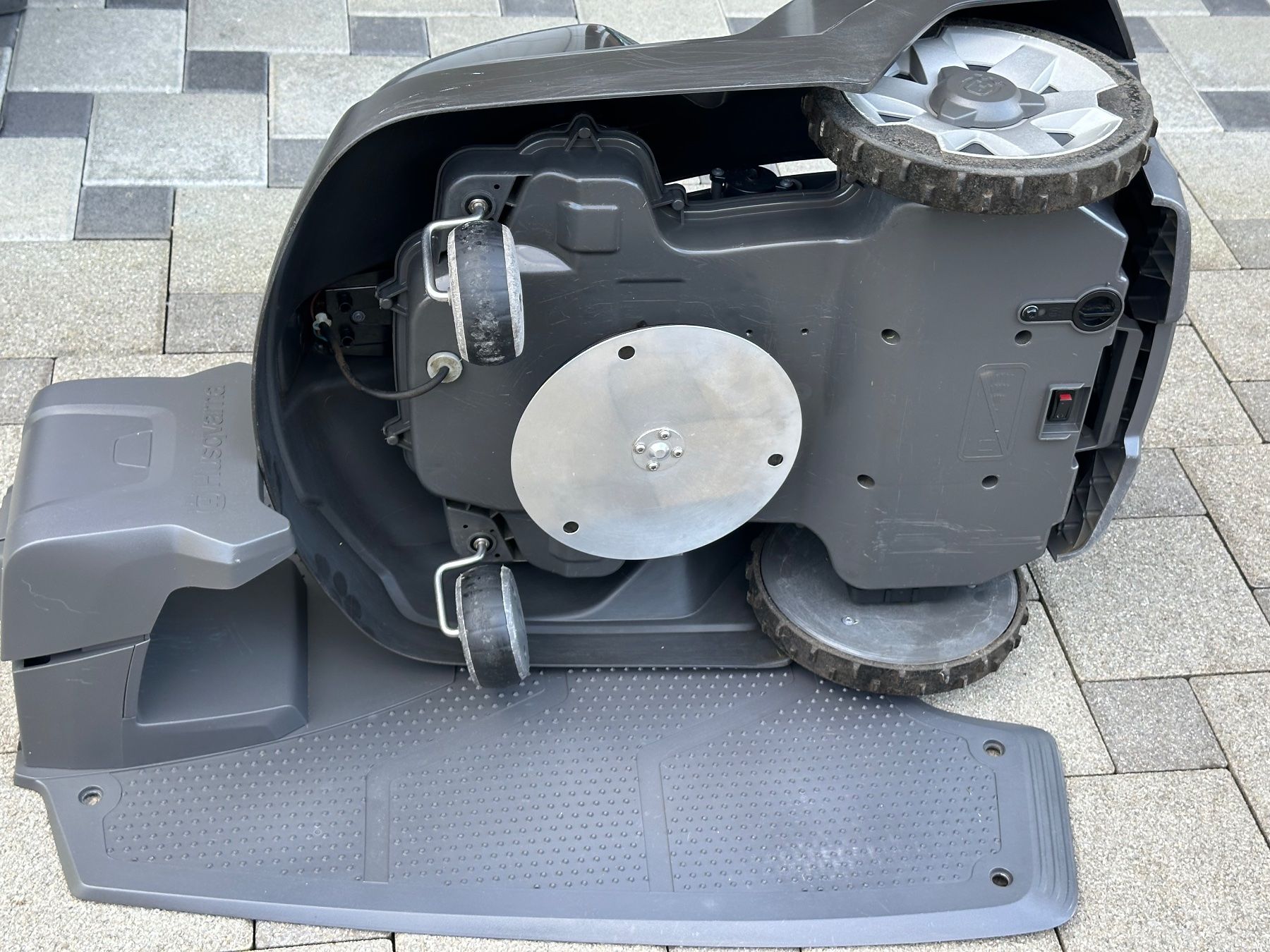 Husqvarna Tagliaerba: Rasenroboter 320 Husqvarna Automower 3631 Std – Usato da Schöftland venduto da lazer04 3