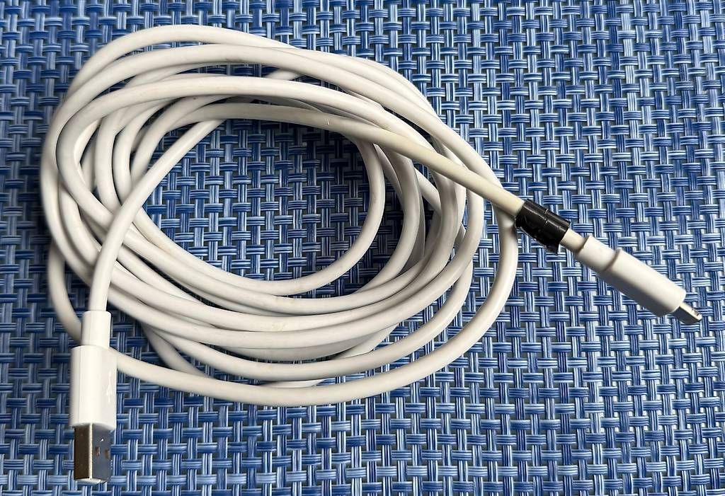 Cavi: Ladekabel (3m) USB-A auf Lightning – Usato da Bäriswil BE venduto da VFR12