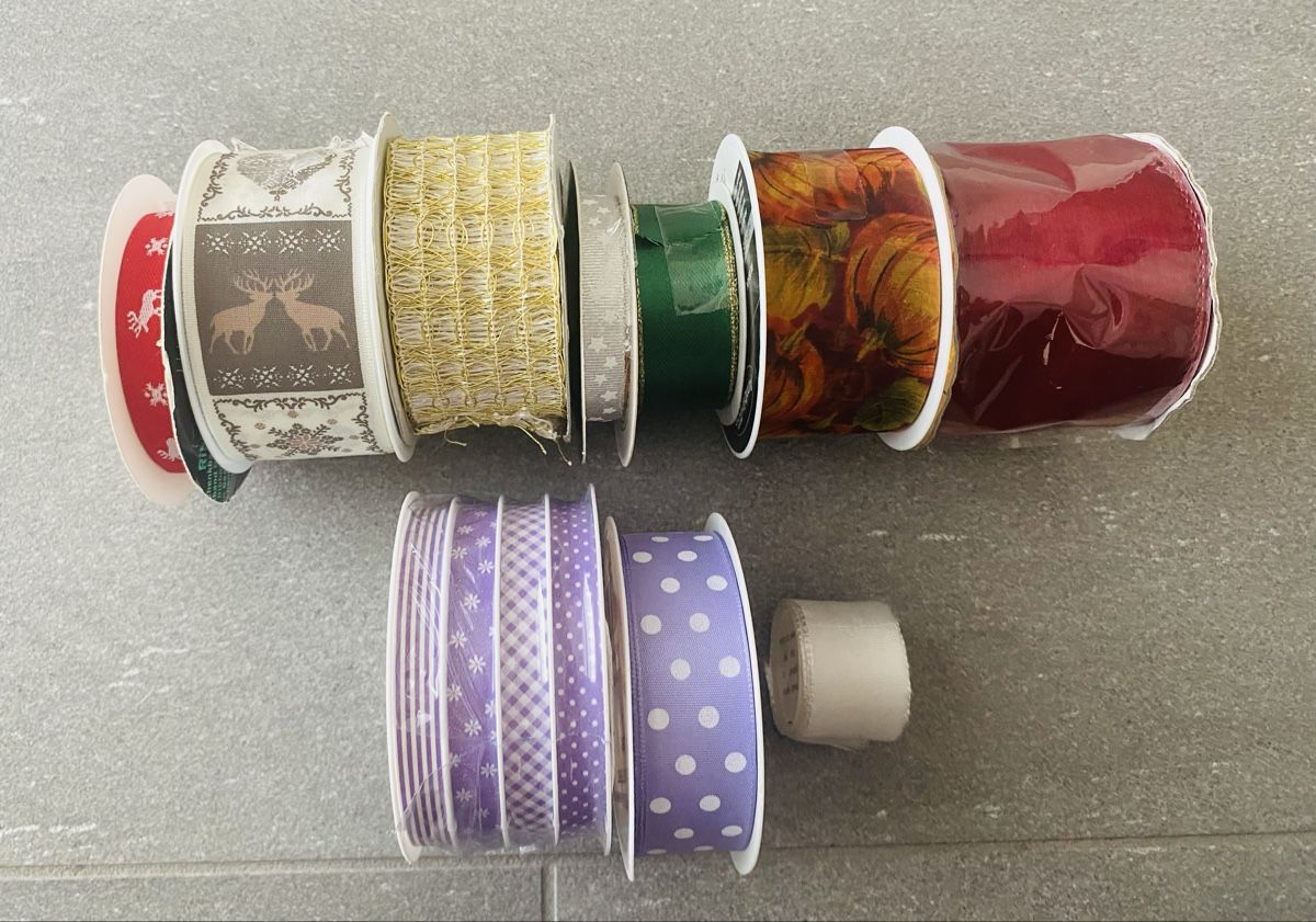 Nastri decorativi: STOFFBÄNDER 10 STÜCK – Usato da Malters venduto da Kuettel1 1