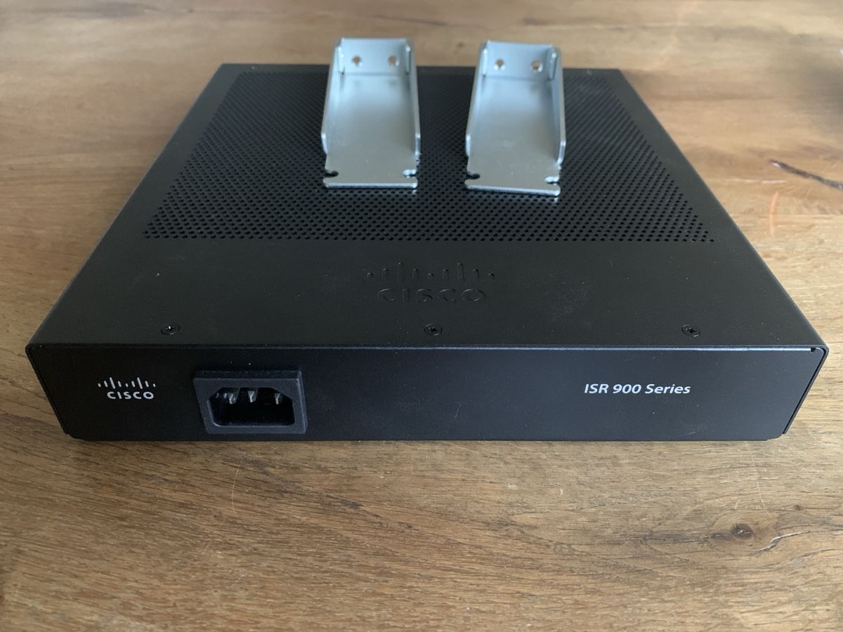 Cisco Modems & Router: Routeur Cisco ISR 900 C921-4PLTEGB – Neu (gemäss Beschreibung) aus Chardonne von 245308 2