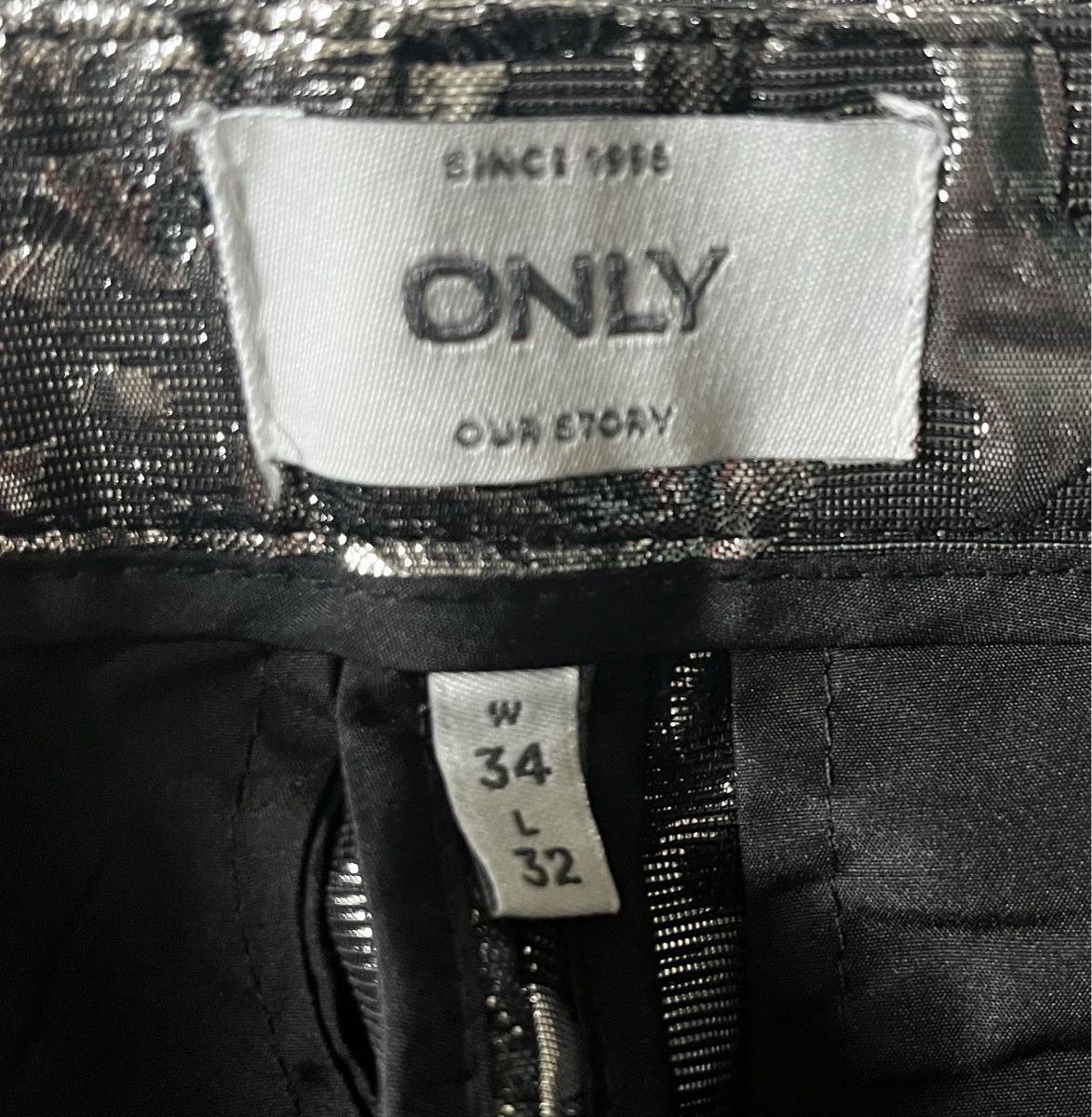 Only Pantaloni: Party Hose von Only Gr. 34 – Usato da Aarburg venduto da Petite-closet-Loop 4