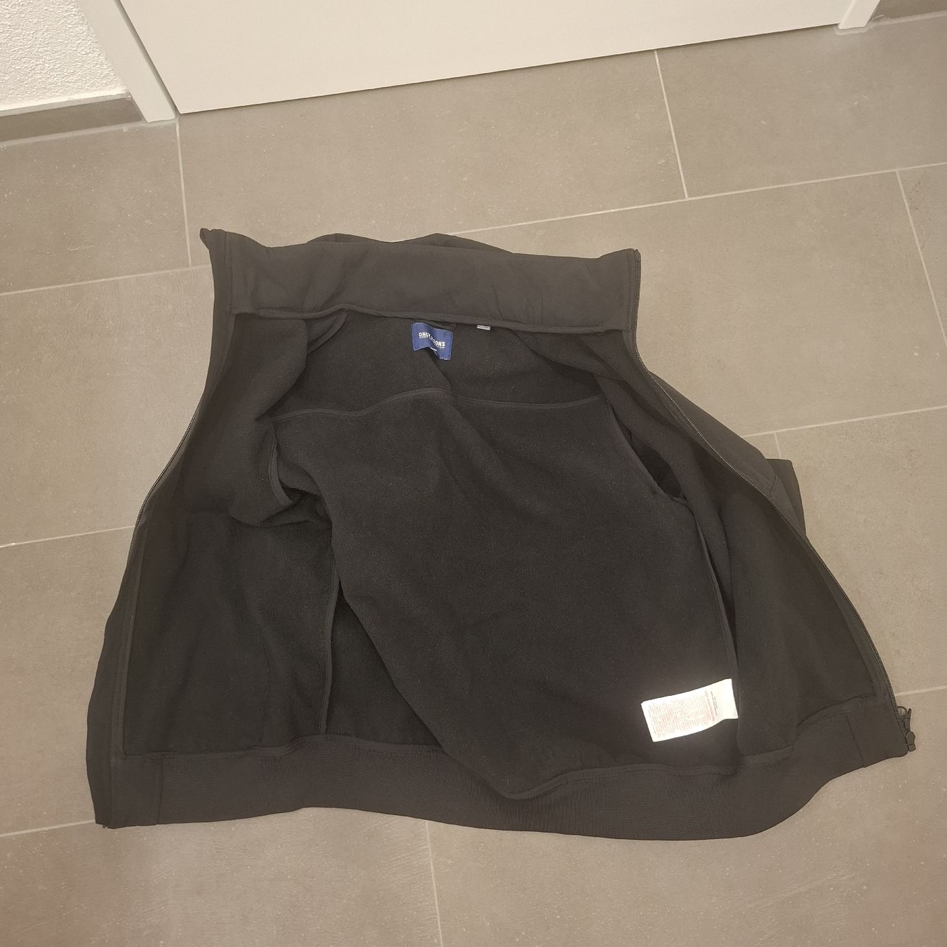 Only Vestes & Manteaux: Jungen Softshelljacke Schwarz Only & Sons Grösse 170 – Neuf (Voir description) à St. Gallen par emi_nfh9 2