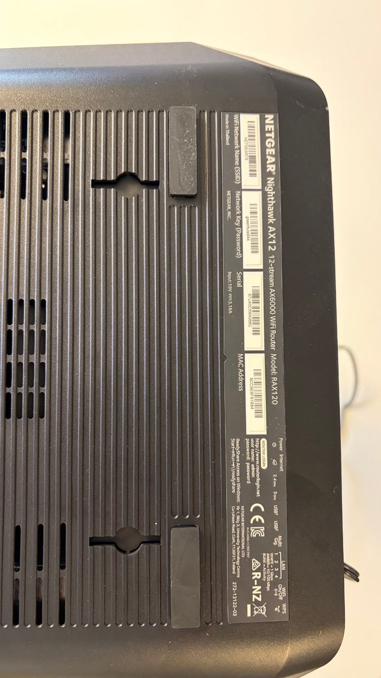 Netgear Modem & Router: Netgear Nighthawk RAX12 6000 Router – Usato da St. Margrethen SG venduto da Grenzgarage1 2