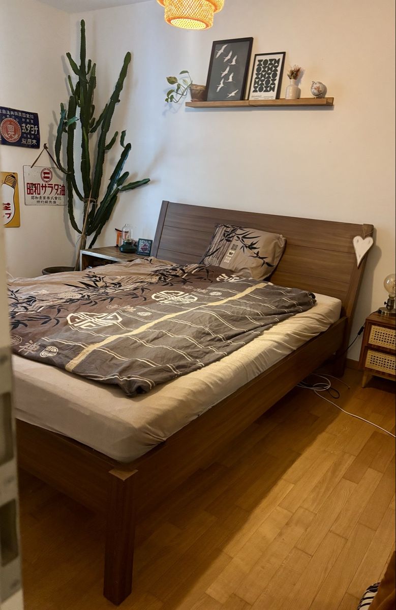 Letti: Doppelbett Holz 160 x 200 – Usato da Basel venduto da swicaj 1
