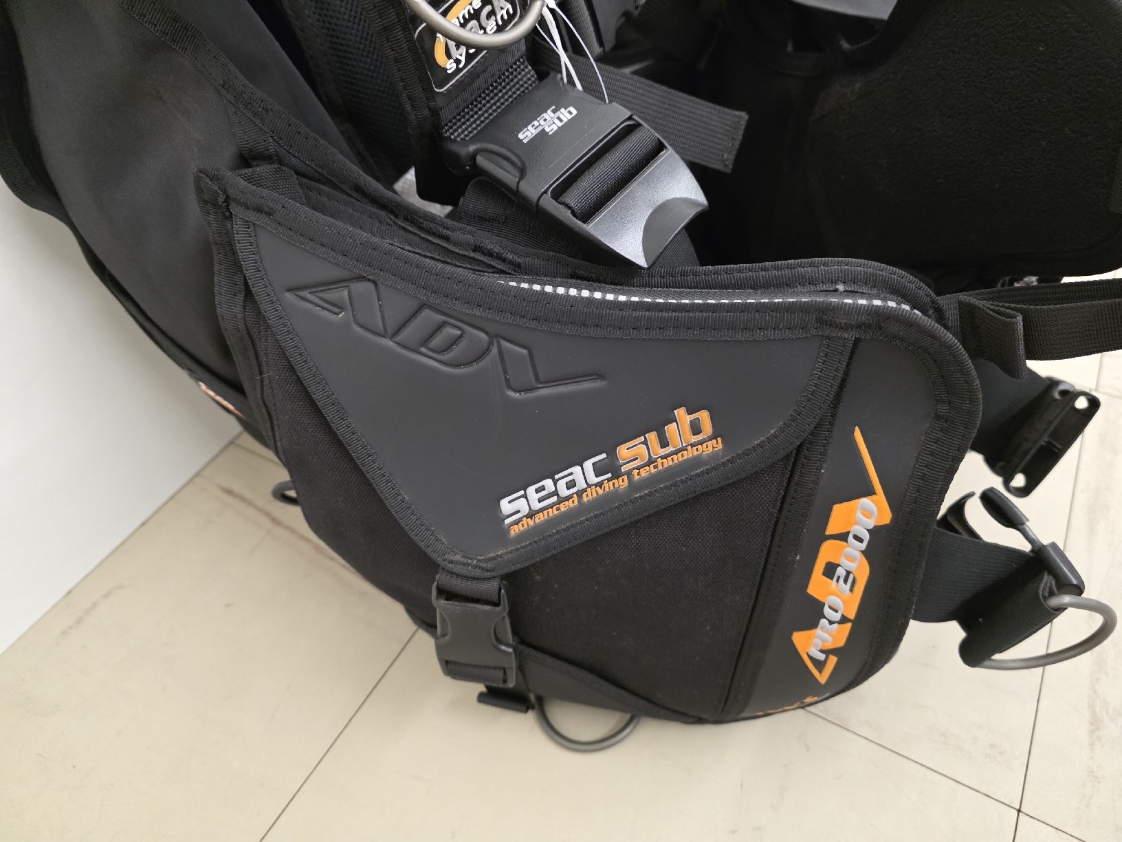 Respiratori & Giubbotti: Seacsub pro 2000 ADV BCD, Grösse S, Neu – Nuovo (secondo la descrizione) da Remetschwil venduto da Schnickian 3