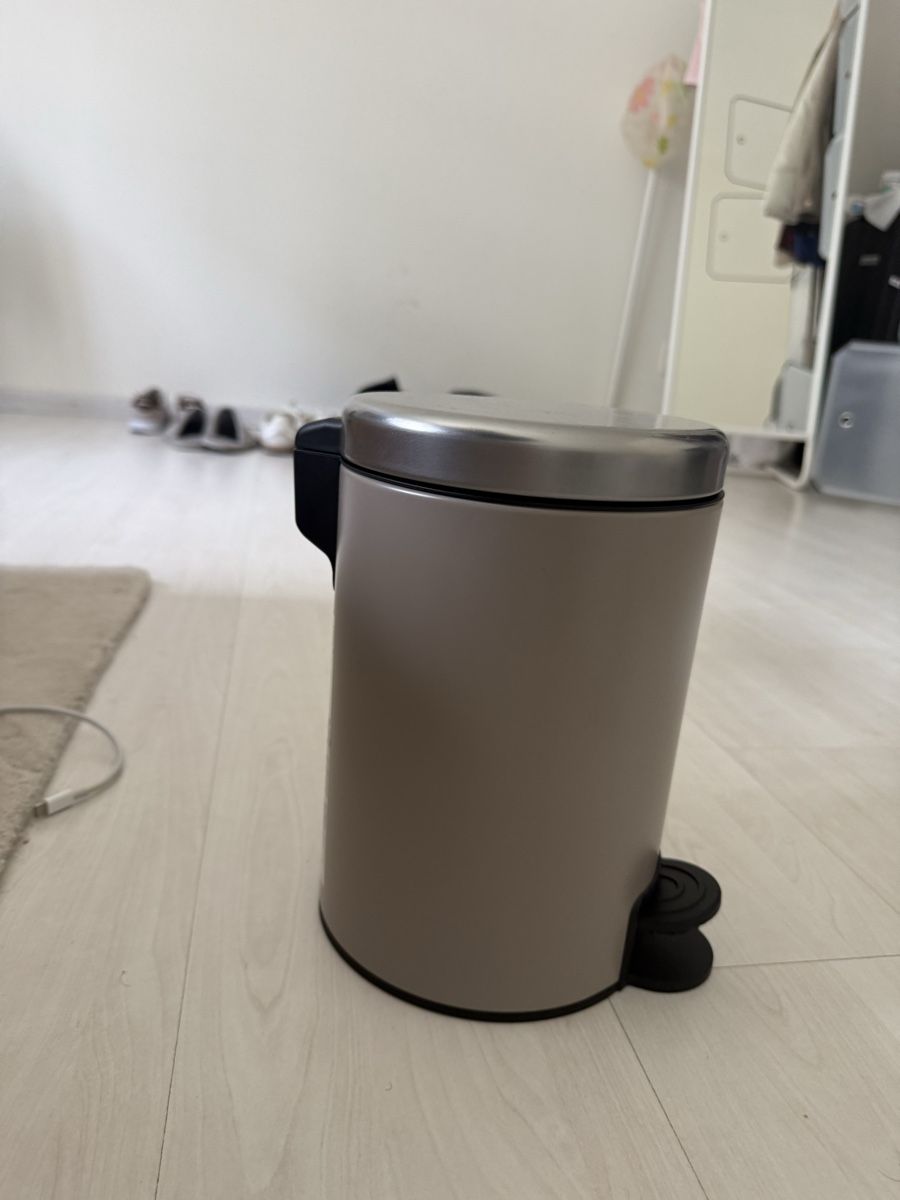 Ikea Cestini per rifiuti: IKEA EKOLN Pedal Bin Grey 30L Good Condition – Usato da Zürich venduto da bil_l5d6 1