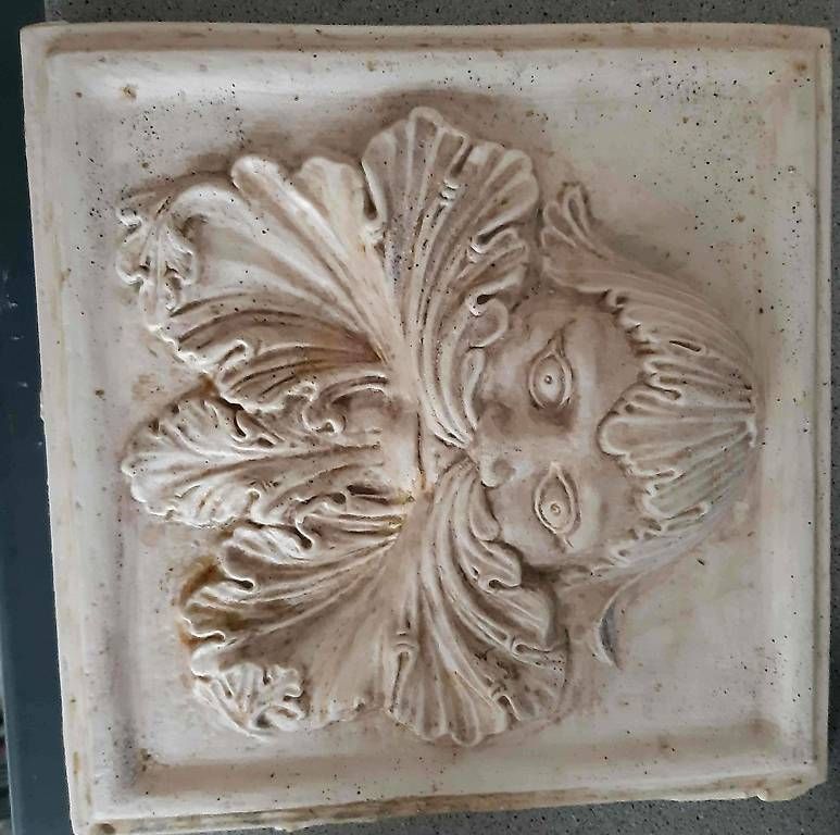 Skulpturen & Statuen: Mascaron bas-relief Bacchus plâtre – Gebraucht aus GLIS von Phi_l2j8