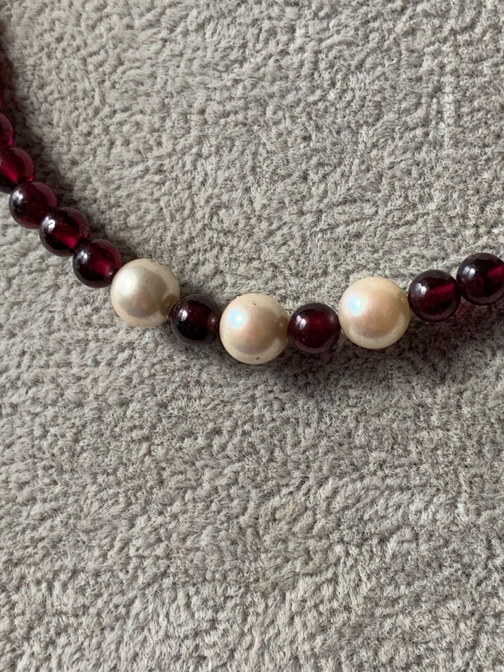 Catenine: Steinketteli rot mit 3 Perlen (40cm) – Usato da Laufen venduto da Bellebellezza 5