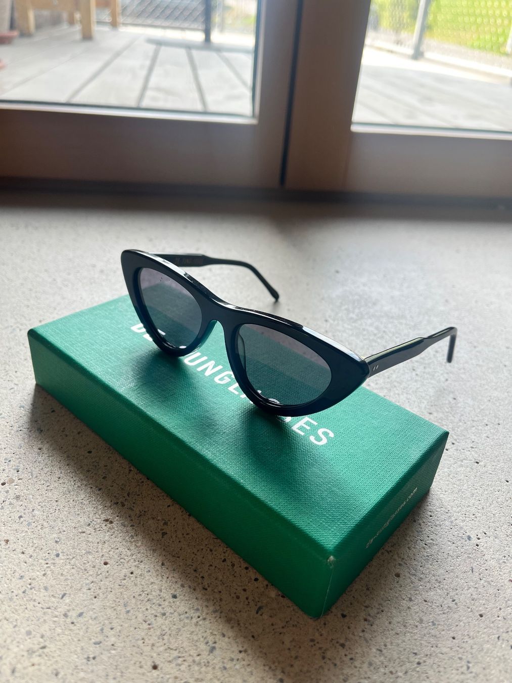 Lunettes & Verres: DE sunglasses Cateye Brille schwarz neu – Neuf (Voir description) à Horgen par Fleurdusel67