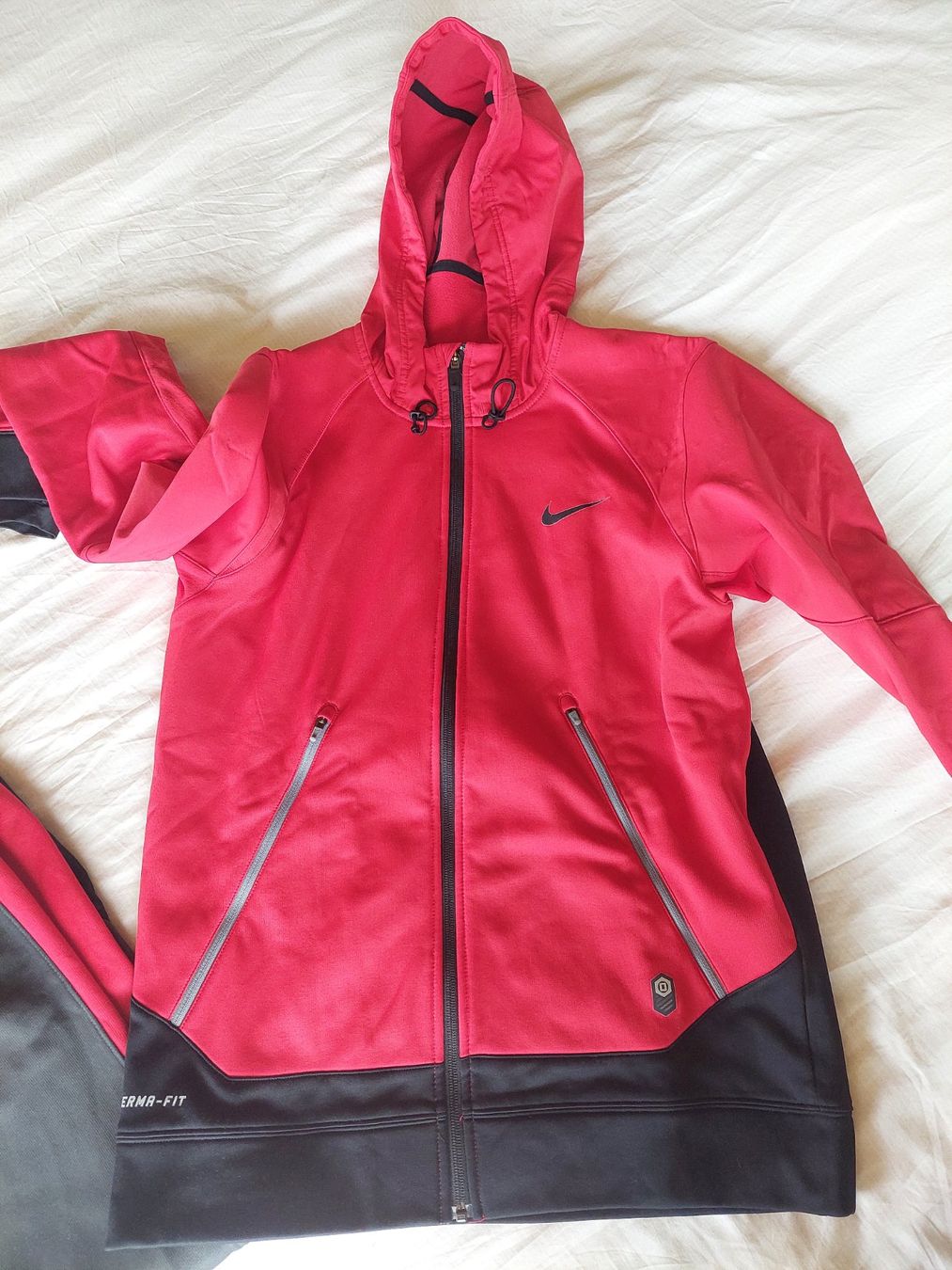 Nike Lotti di vestiti: Nike Trainingsanzug – Usato da Mettau venduto da Taeni93 2