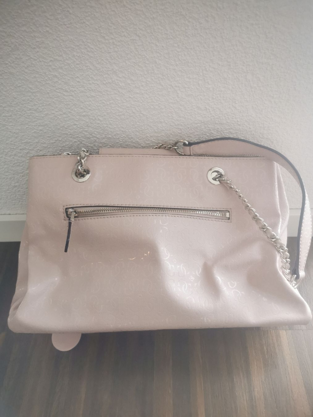 Taschen für Damen: Guess Tasche Est. 1981 – Gebraucht aus Zürich von ssi_6pt7 1