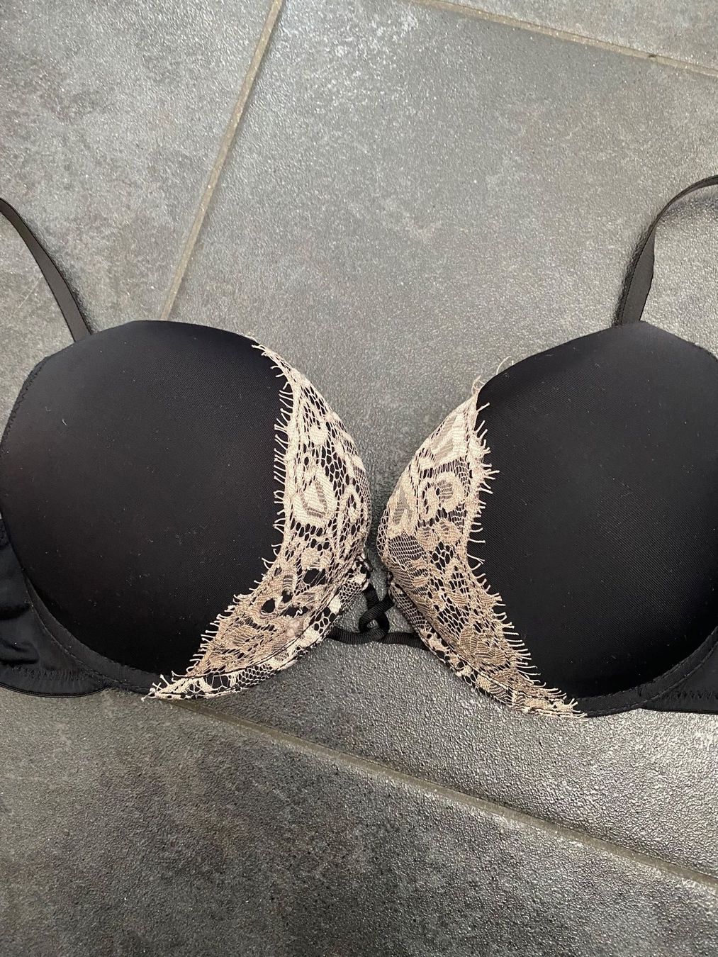 Altra biancheria intima: BH schwarz Push up Gr 34B – Usato da Goldau venduto da Rjn 1