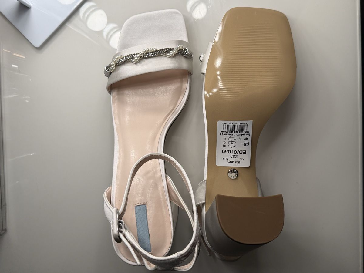 Next Scarpe da donna: Brautschuhe mit Absatz, Gr. 38.5 NEU! – Nuovo e nell'imballaggio originale da Cham venduto da Taxkex 1