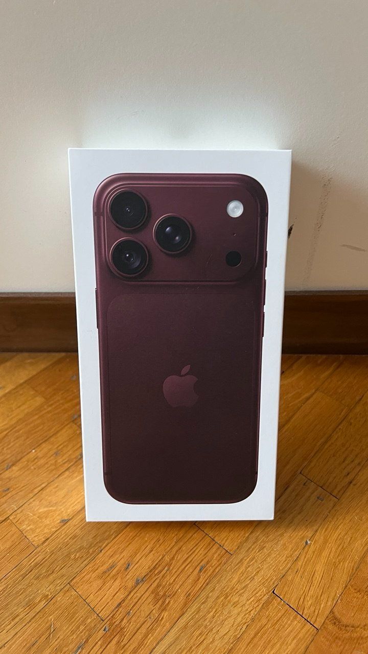 Apple Telefoni cellulari / Smartphones: NEW iPhone 18 Pro 1TB - Burgundy – Nuovo (secondo la descrizione) da Genève venduto da Allforless